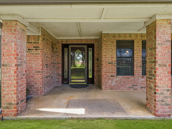3rd image of 451 Blue Mound Rd E