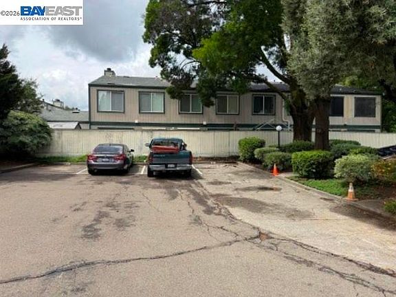 2nd image of 299 Shasta Dr Unit 29