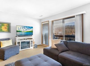 907 Crawford Dr #306, Sunrise Beach, MO 65079