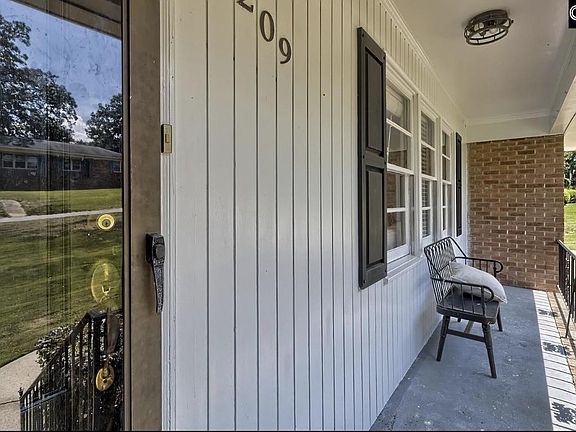 2nd image of 209 Garden Springs Rd