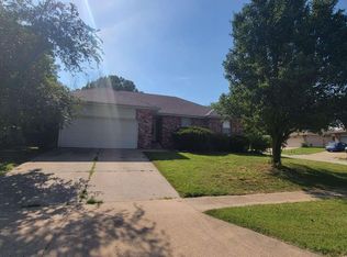 2571 N Clifton Ave, Springfield, MO 65803