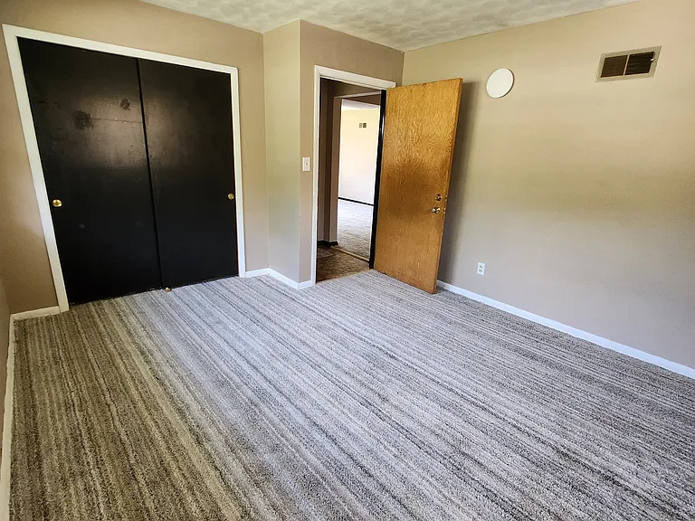 2116 W Kettelle St — Photo 15