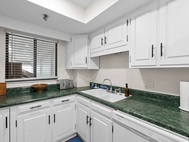 1104 Ben Franklin Dr #518 — Photo 25