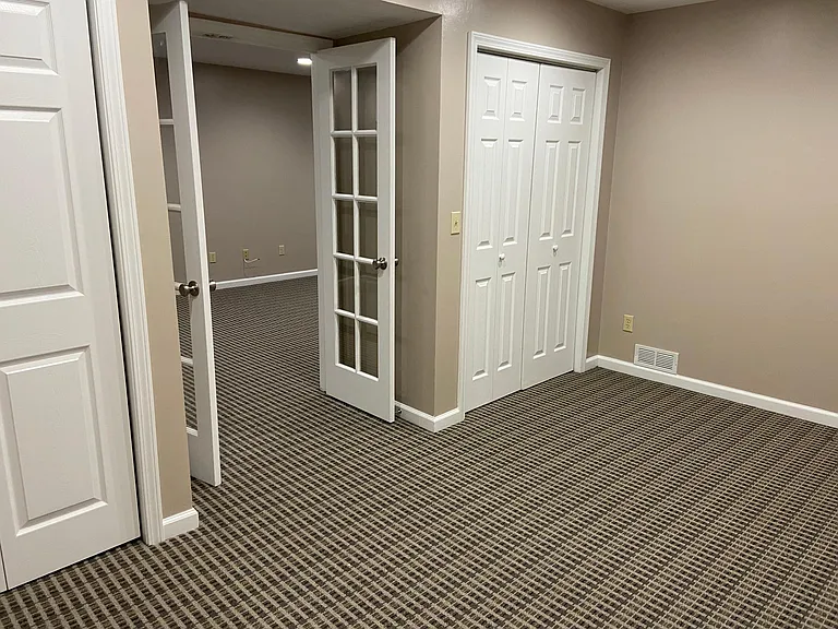 30 Clayburne Blvd — Photo 16