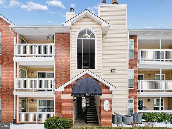 3rd image of 1536 Lincoln Way Suite 101