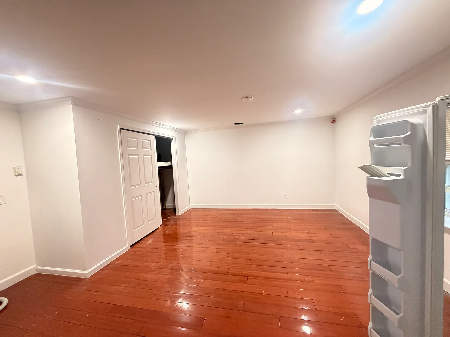 Studio, $1,600 — Photo 2
