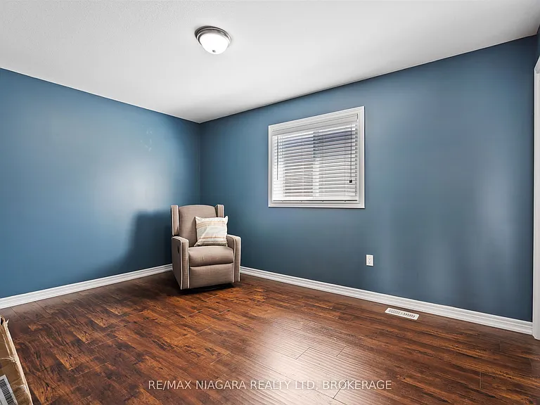 7 Riley Ave — Photo 23