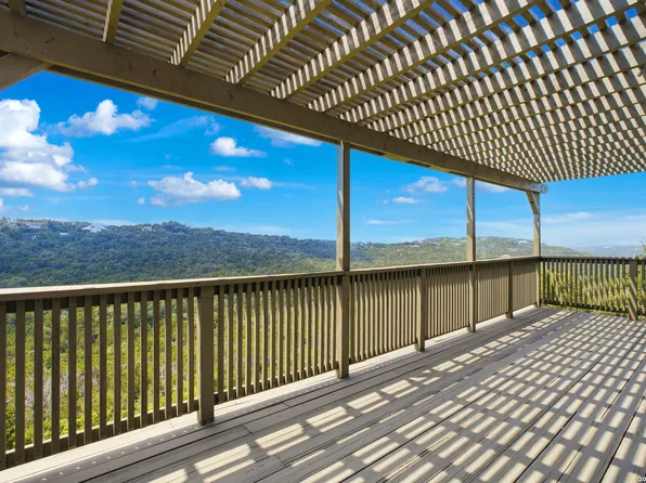 9846 Cash Mountain Rd, Helotes, TX 78023