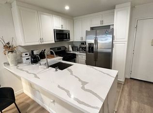 5550 Owensmouth Ave APT 101, Woodland Hills, CA 91367