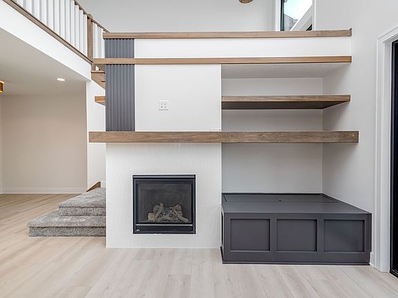 5th image of 1010 NE 59th Ct