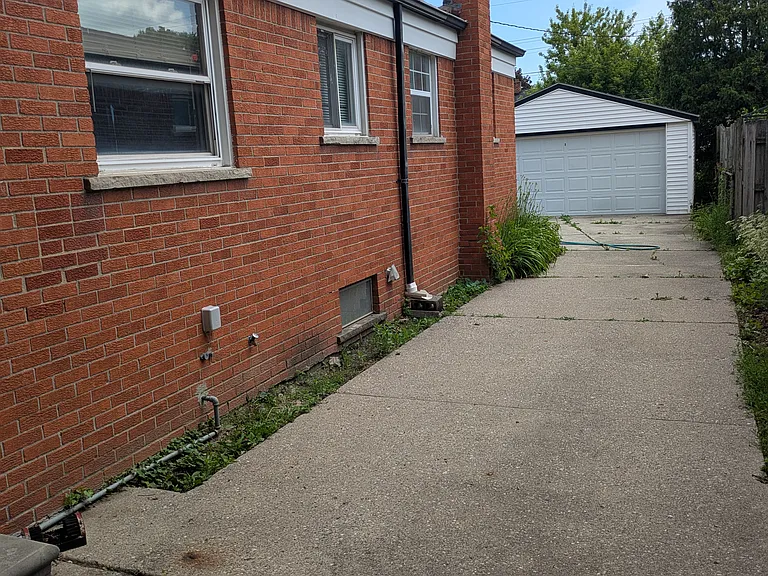 7026 Norborne Ave — Photo 2