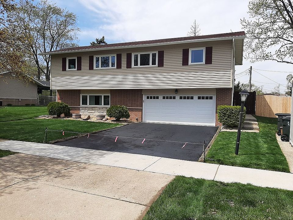 1st image of 5702 Lancaster Dr