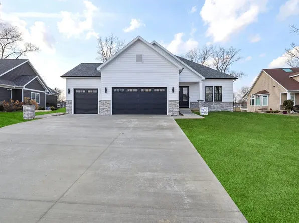 1133 Sheltered Brook Dr, Huron, OH 44839