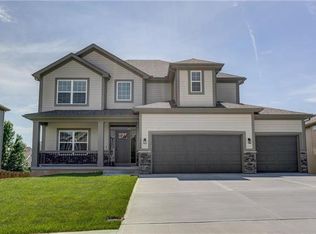 13408 Redwood Ln, Smithville, MO 64089