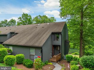 70 Fishhook Ln, Hedgesville, WV 25427