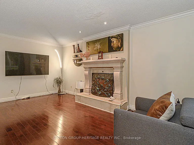 209 Bassett Blvd — Photo 20