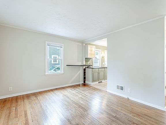4th image of 3438 Hargrove St