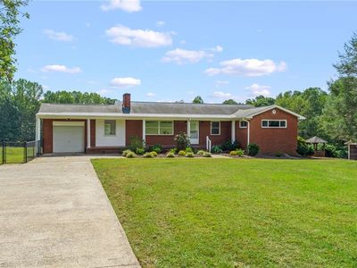 2548 E Old Us Highway 421, Yadkinville, NC, 27055
