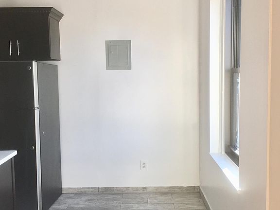 3rd image of 3614 165th St #D2