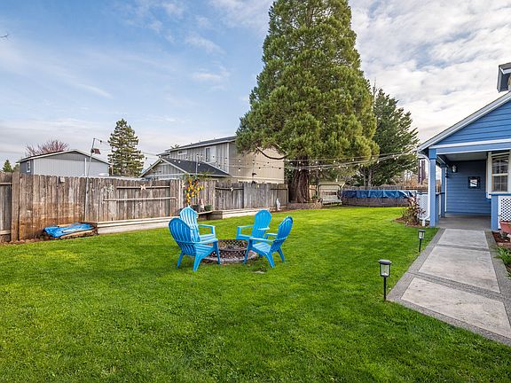 5th image of 1055 SW Kokanee Ln