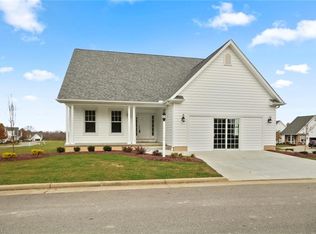 241 Saybrook Dr #32, Canfield, OH 44406