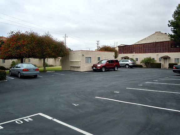5th image of 800 N Catalina Ave APT 4