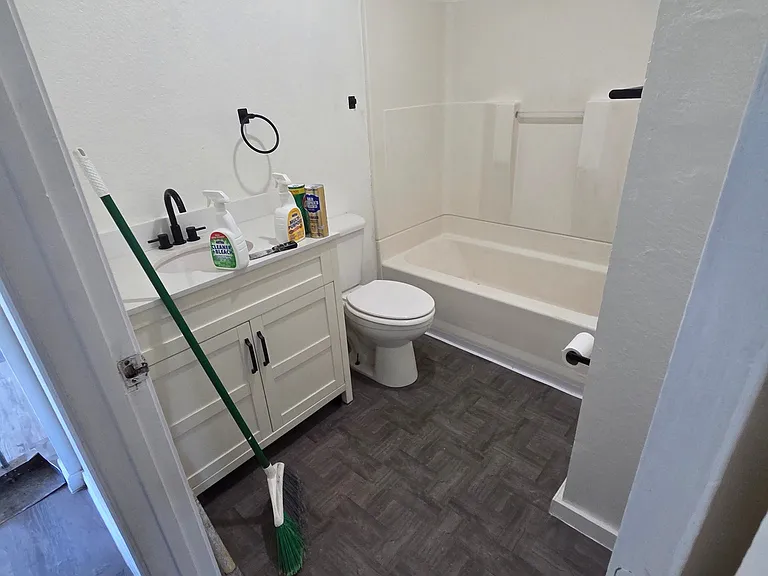 2307 Ruiz St #2 — Photo 4