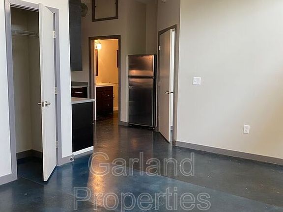 4th image of 631 Campbell Ave SW #109