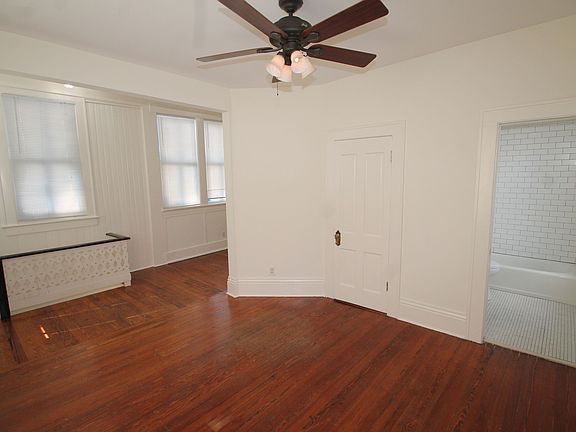 4th image of 11 W Park Ave #B