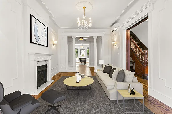 Rented by Compass | media 24