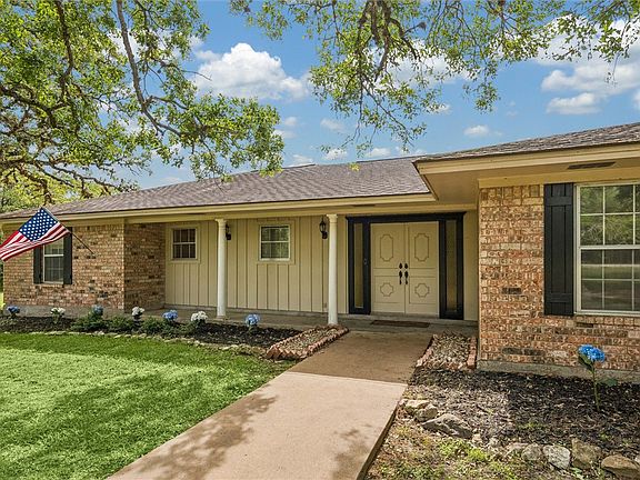 3rd image of 4844 Afton Oaks Dr