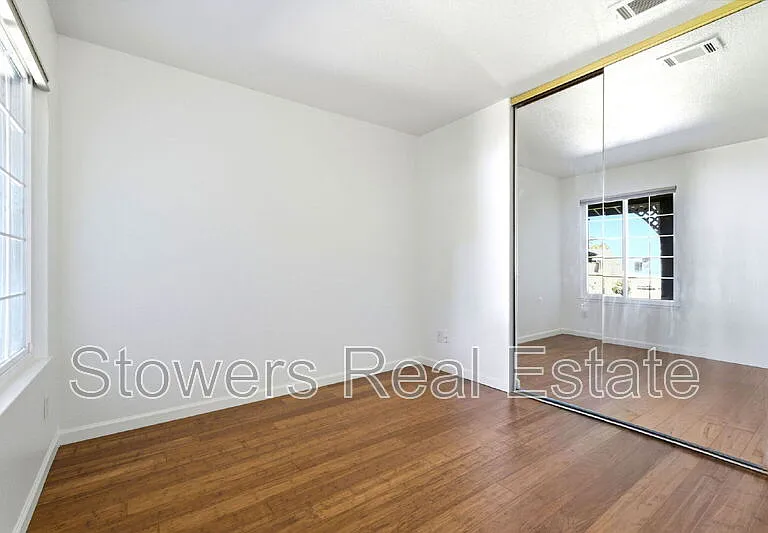 318 Joyce St — Photo 27
