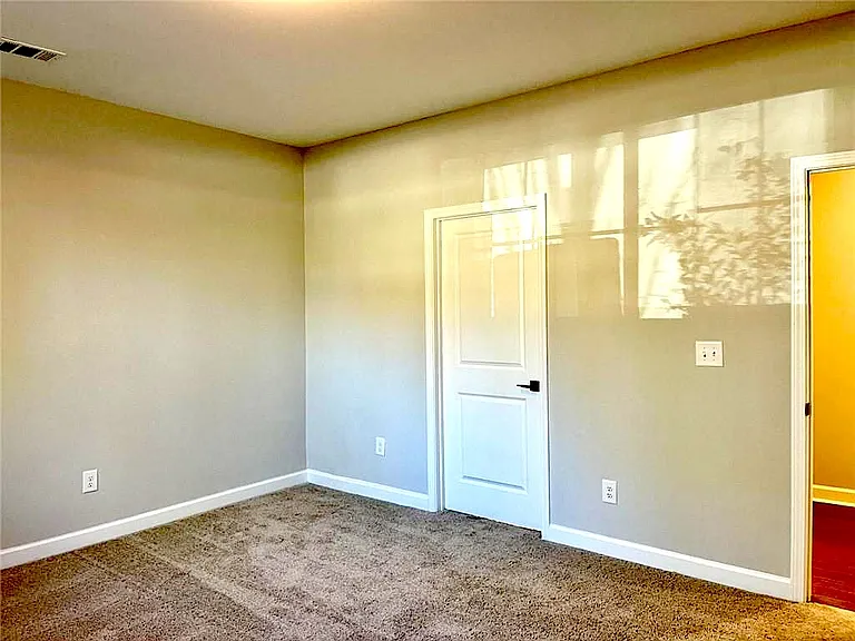 100 Wren Dr — Photo 32