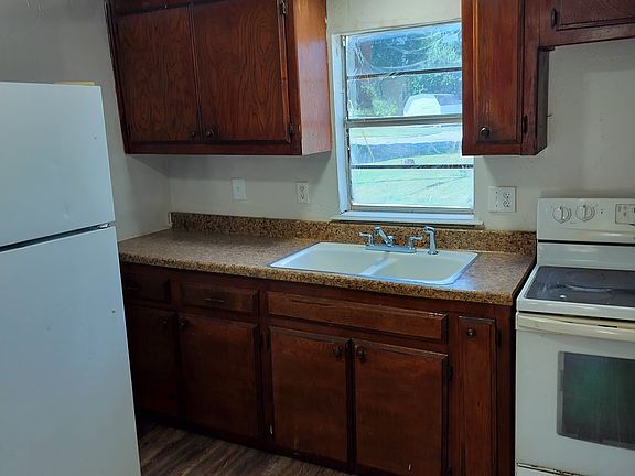 3rd image of 415 N Peters Ave #413