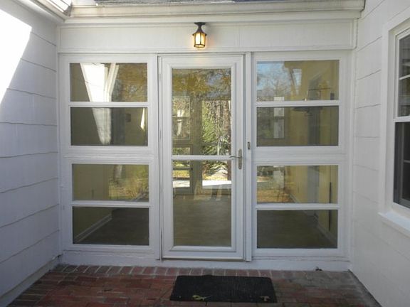 3rd image of 100 Dogwood Ln