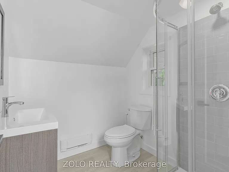 498 Charlotte St — Photo 30