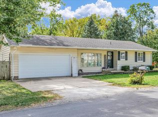 103 W Dunbar St, Mahomet, IL 61853