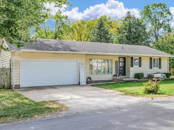 103 W Dunbar St, Mahomet, IL 61853