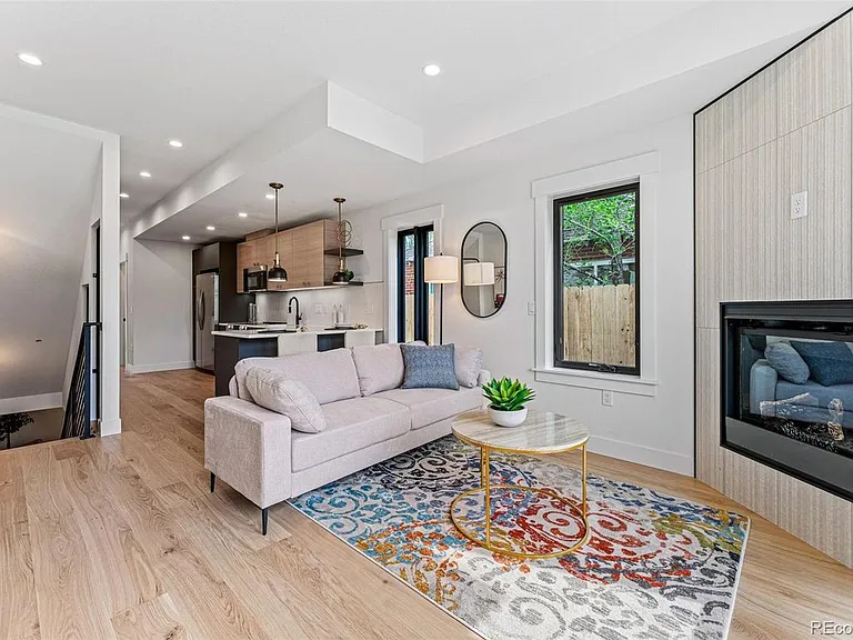 1342 Yates St — Photo 3