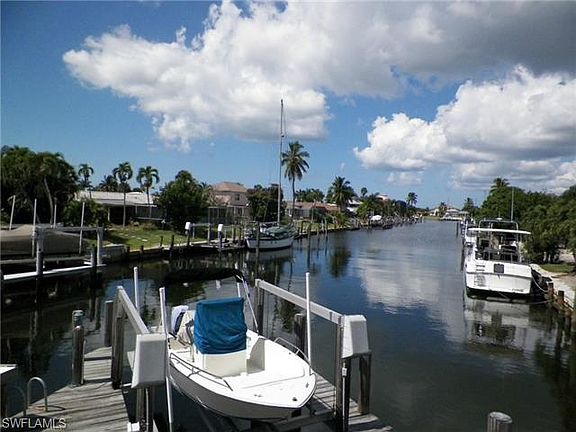 4th image of 1360 N Collier Blvd