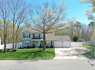 178 Royal Oak Dr, Waretown, NJ 08758