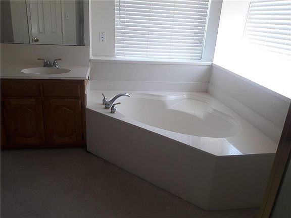 5th image of 3814 Arbordale Ln