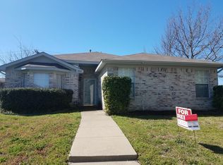 1800 Canyon Ridge St, Fort Worth, TX 76131