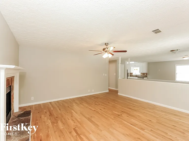4945 Bent Creek Ct — Photo 4