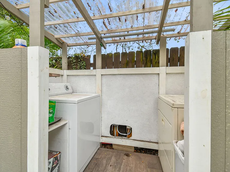 215 S Howard Ave #E — Photo 18