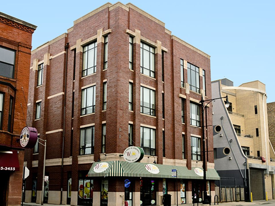 1st image of 1609 N Hoyne Ave APT 3E
