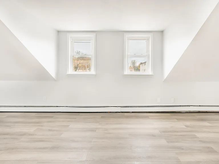 69 2nd St #3 — Photo 6