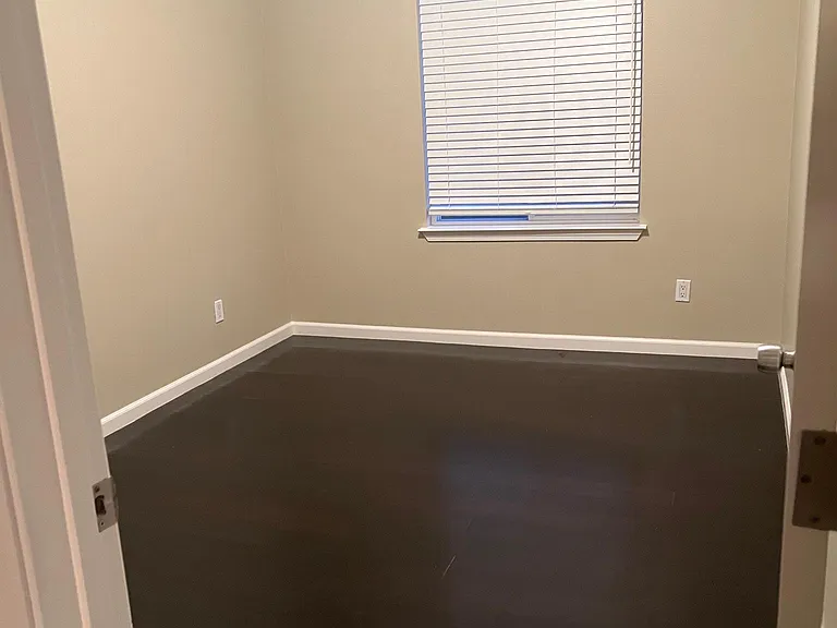 1818 Moore Blvd #220 — Photo 4