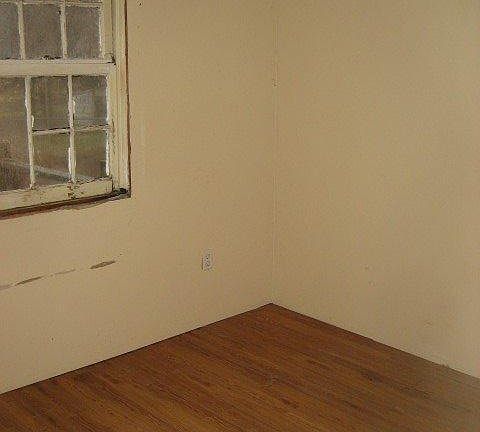 5th image of 109 Saint Clair St