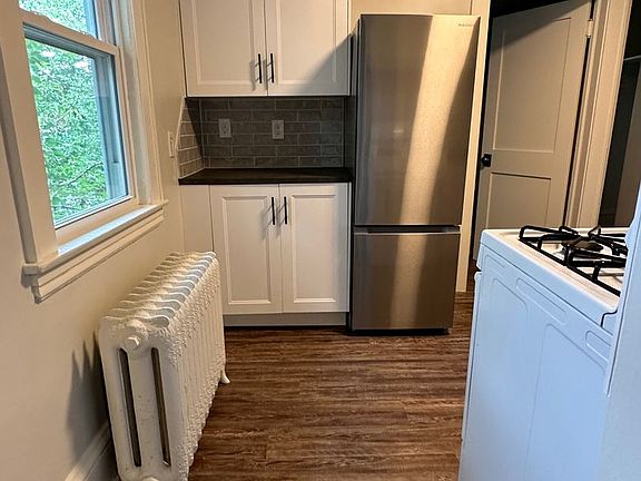 4th image of 2316 Harriet Ave